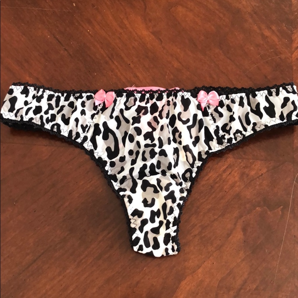 Victoria’s Secret Sexy Thong Size Small